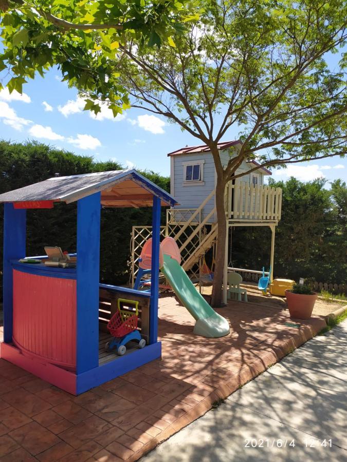 Refugio Con Casitas Infantiles Villa Zamora Exteriör bild