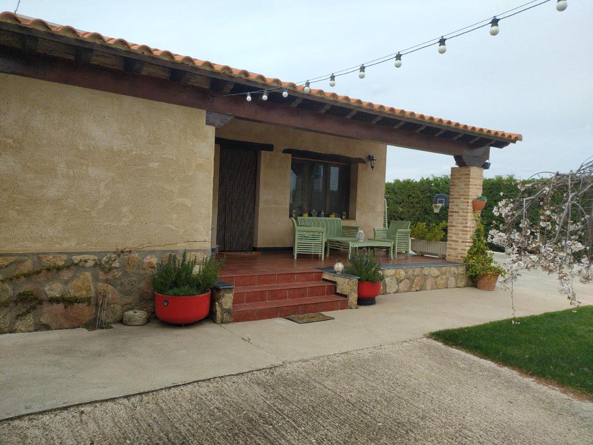 Refugio Con Casitas Infantiles Villa Zamora Exteriör bild